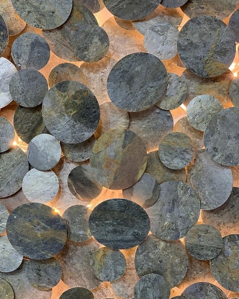 Detail Pastilles finition pierre