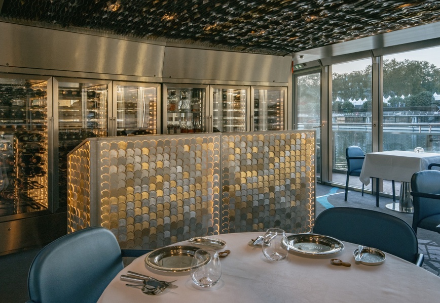Habillage de Bar lumineux, Design écailles