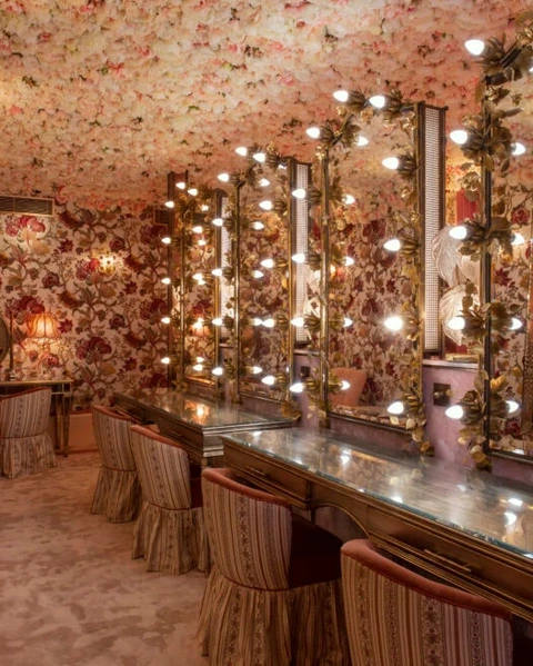 Encadrements de miroirs lumineux