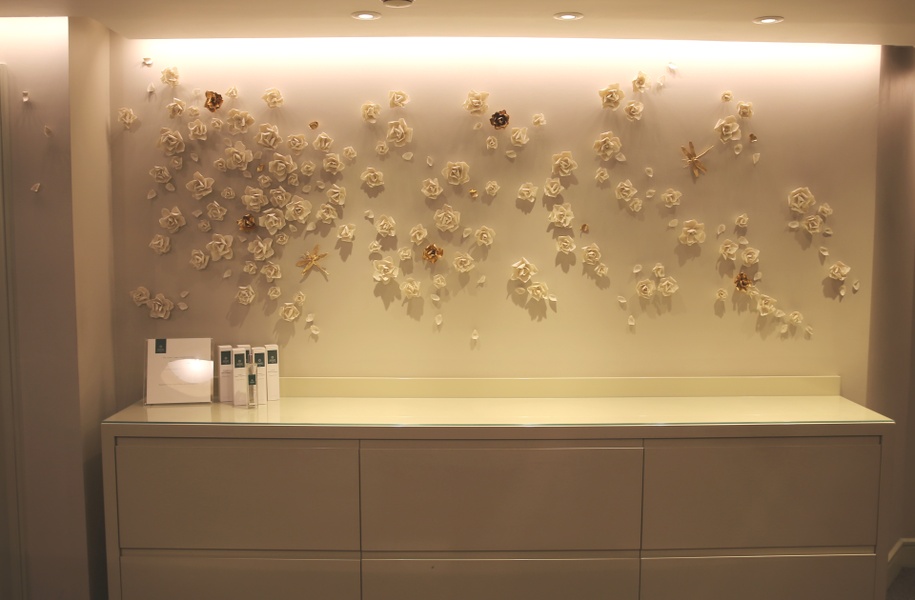 Décor mural Magnolias et Roses en biscuit, Libellules dorées