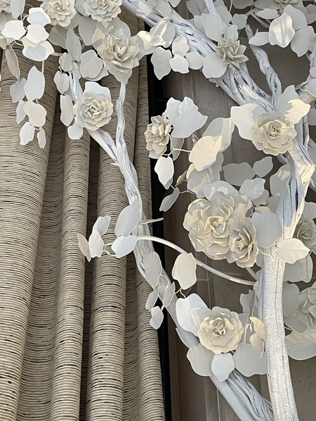 Détail décor Arbre blanc fleurs porcelaines 